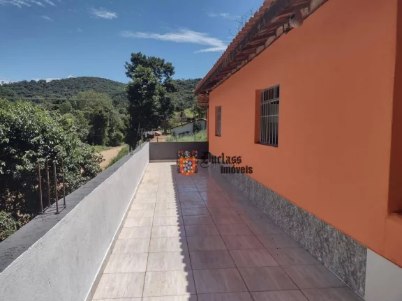 Imagem Chácara com 3 dormitórios à venda, 27000 m² por R$ 450.000,00 - Paiol Queimado - Camanducaia/MG