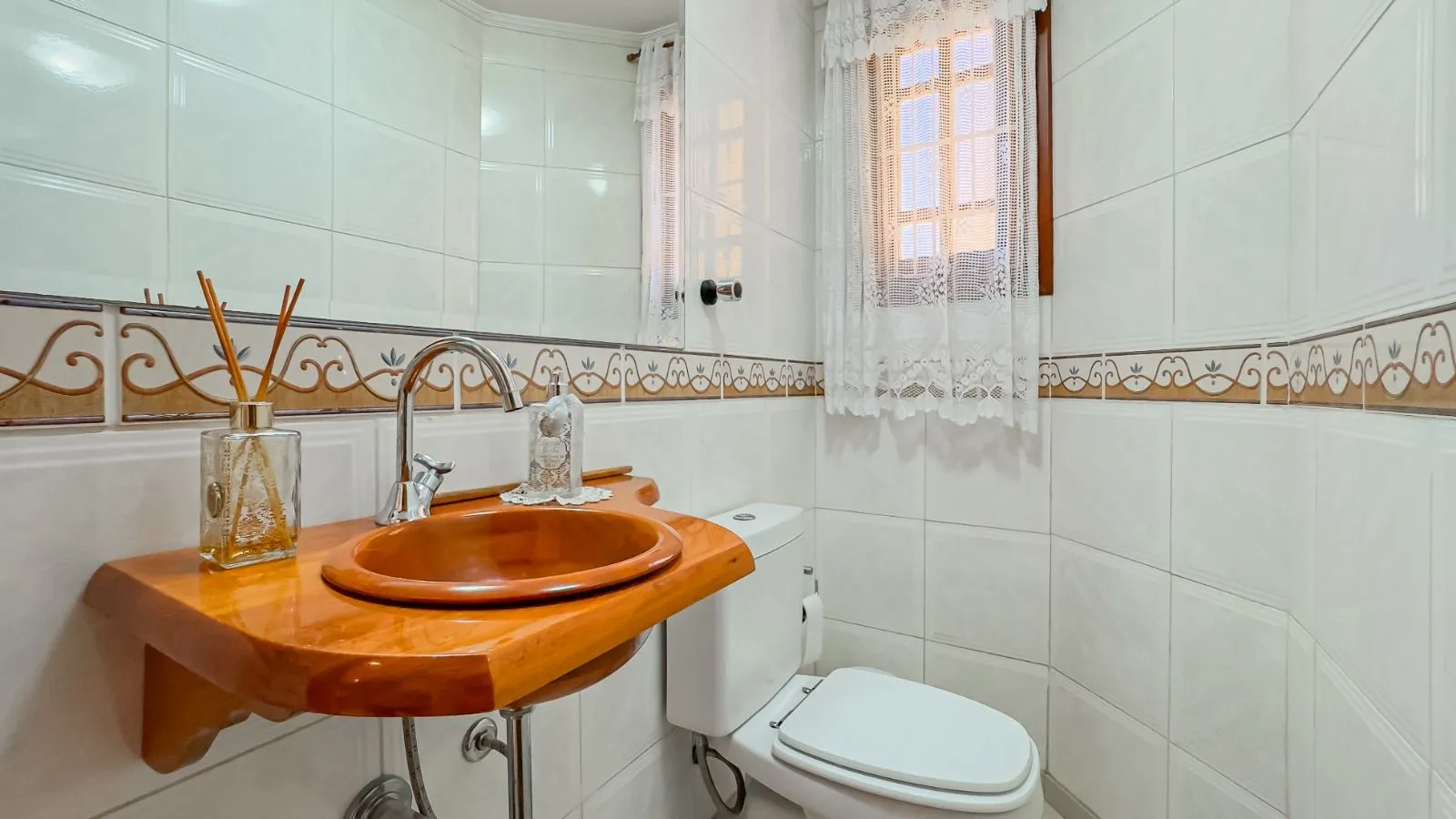 Imagem Casa à venda em Porto Alegre, Chácara das Pedras, com 3 quartos, 261m2