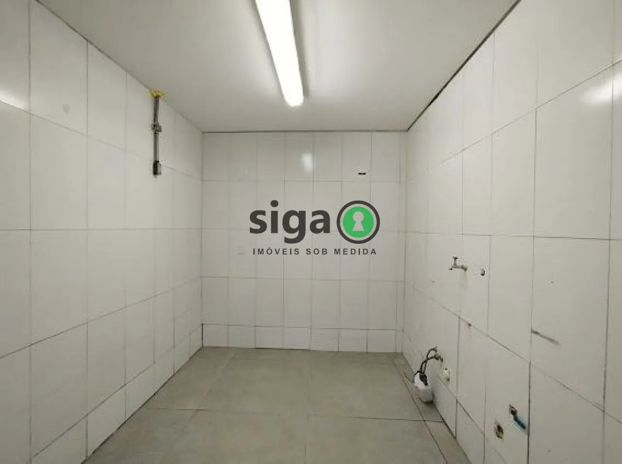 Imagem Casa Comercial no Itaim Bibi para locação com 105m², com 5 salas, 1 banheiros e 2 vagas, sem mobilia