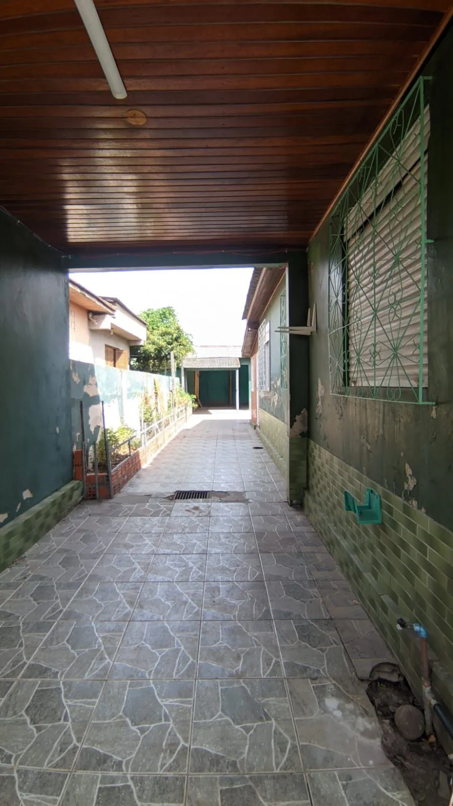 Imagem Casa com pátio, 2 dormitórios, Avenida Vinte e Um de Abril - bSarandi