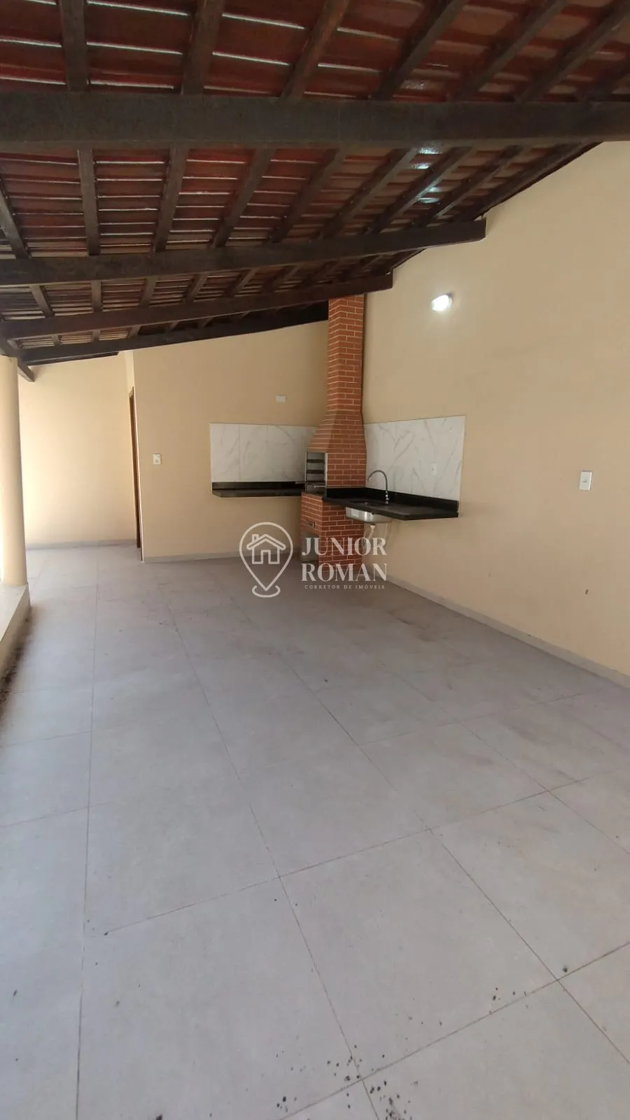 Imagem AMPLO SOBRADO 4 DORM 1 SUITE AREA DE LAZER COM CHURRASQUEIRA NO BAIRRO SANTA LUZIA - BARREIRAS/BA