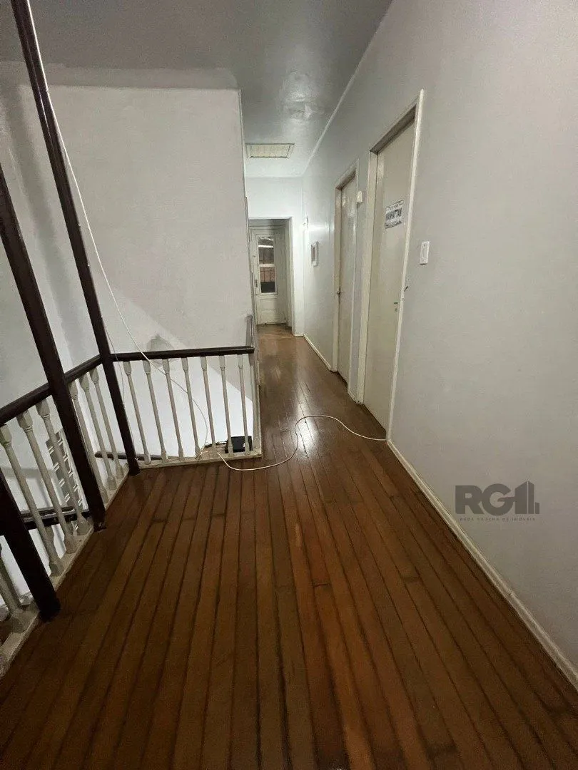 Imagem Casa em alvenaria, próxima à 24 de outubro, com a seguinte composição