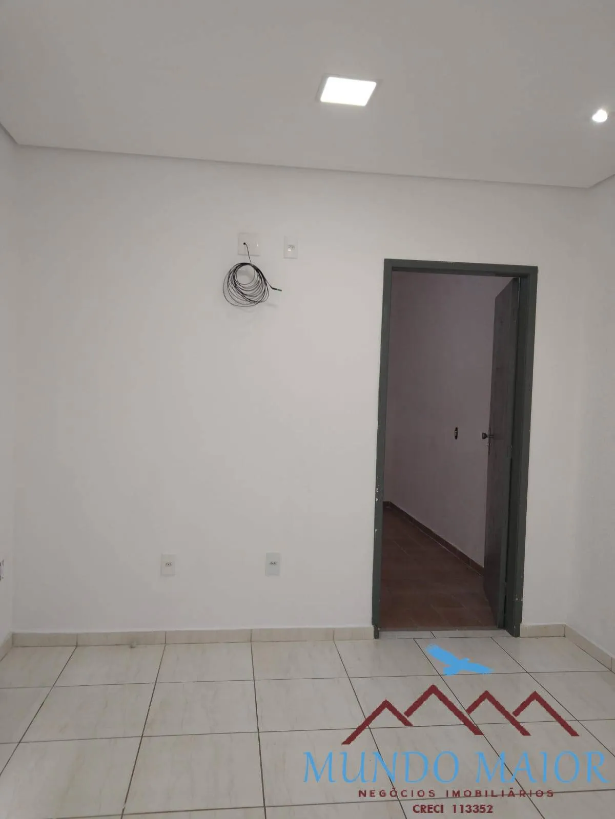 Imagem Casa com (3) no local com 7 quartos - 2 vagas - P/ Renda - Jardim Las Vega