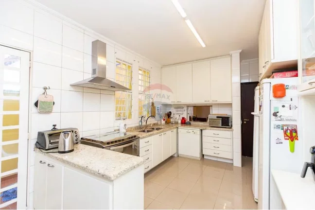 Imagem Casa à venda em Alto de Pinheiros, com 351 m², 4 dormitórios, sendo 2 suítes