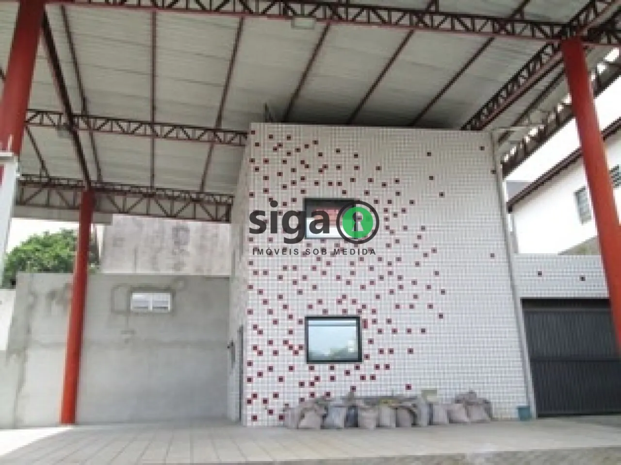 Imagem Prédio Comercial de Esquina para Locação de 350 metros - Oportunidade