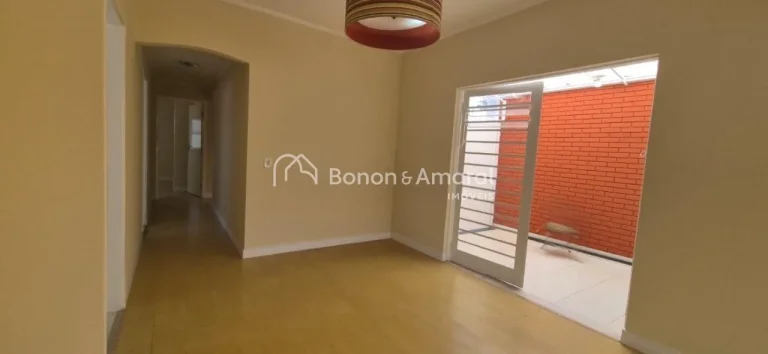 Imagem Excelente oportunidade para quem busca conforto, espaço e praticidade! Esta casa conta com 3 quarto...