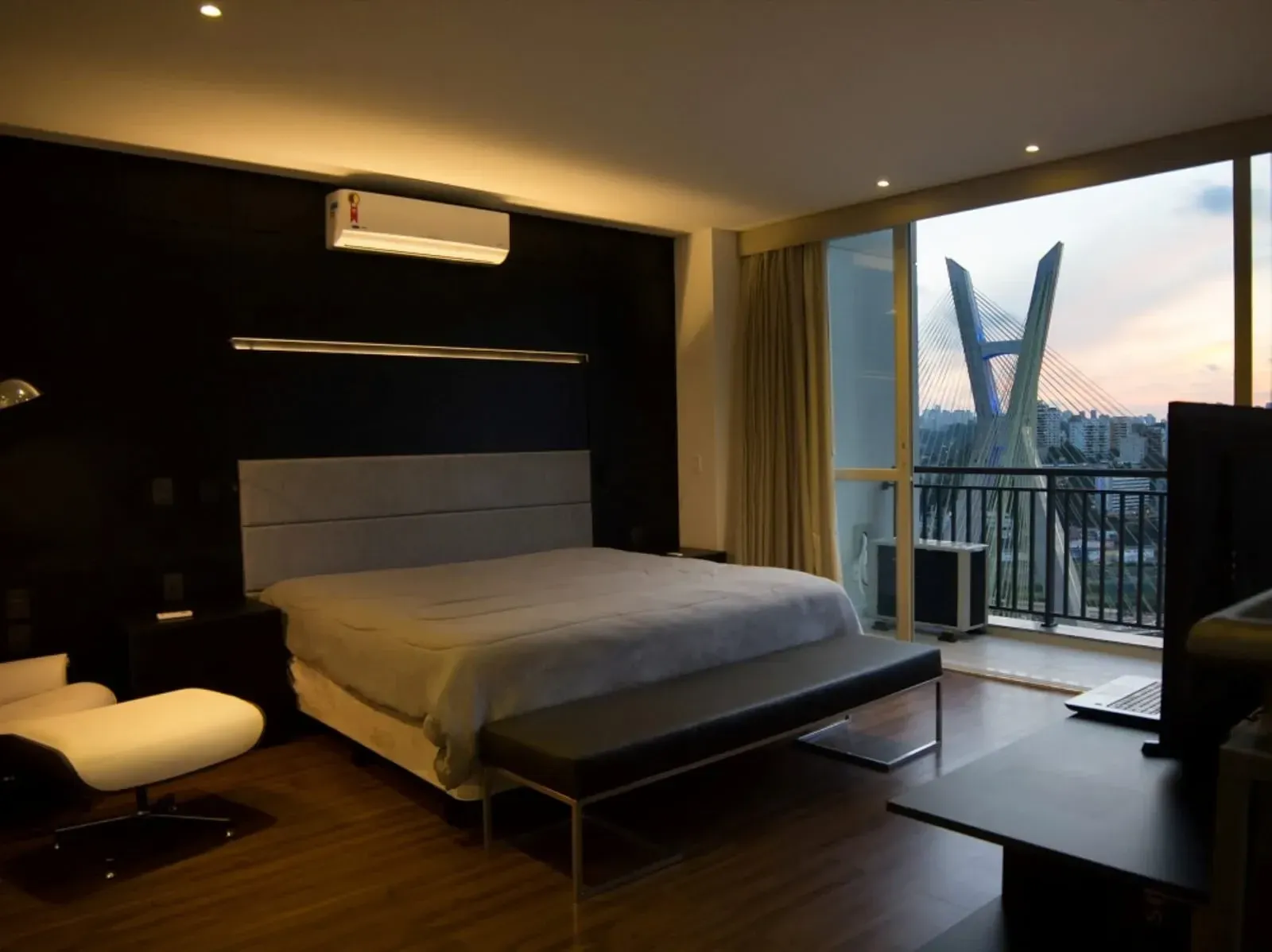 Imagem Apartamento com 1 Quarto à Venda, 62 m² em Cidade Monções - São Paulo