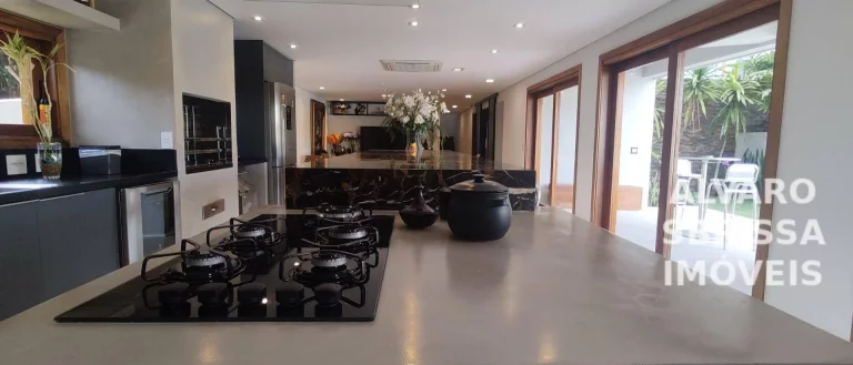 Imagem JÁ FOI VENDIDO - Casa luxuosa com 5 suítes, mobiliada e climatizada, de fundo para o lago do Condomínio Fazenda Vila Real de Itu SP
