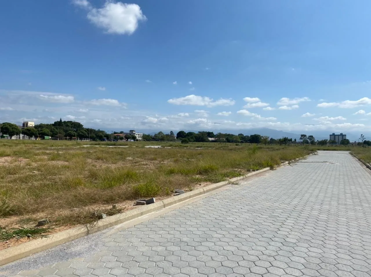 Foto do imóvel Terreno à venda 175M², Vila Castro, Pindamonhangaba - SP