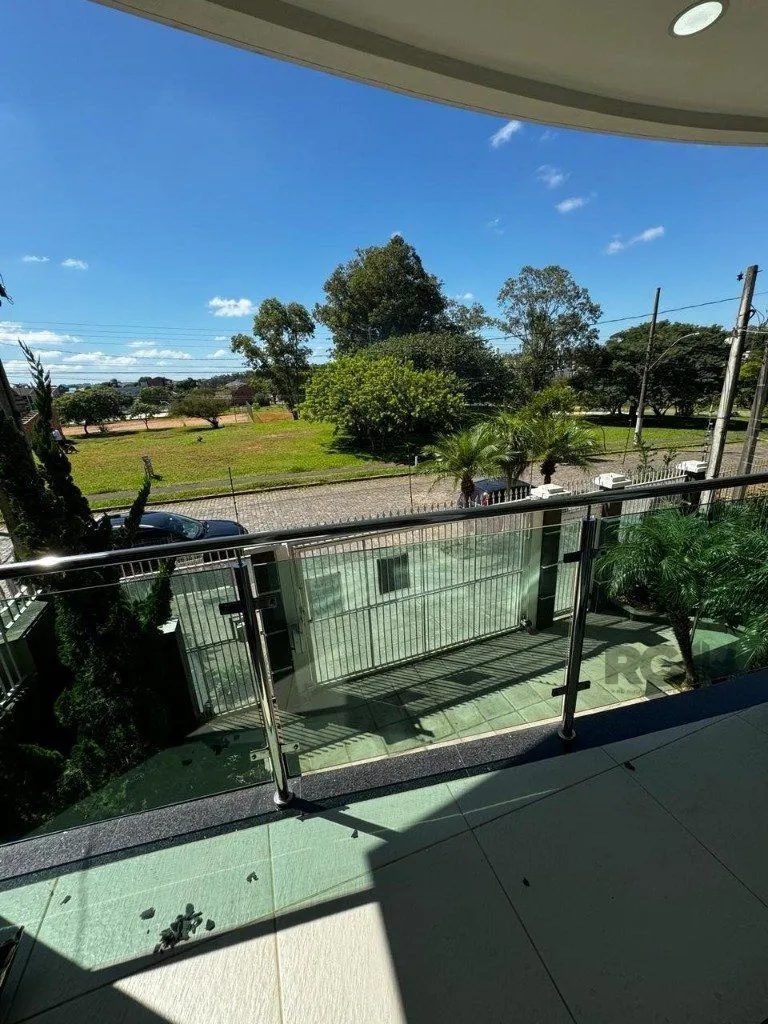 Imagem Casa de altíssimo padrão na zona norte de Porto Alegre.