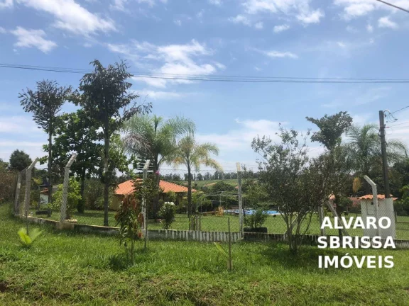 Imagem Belissima Chácara com poço artesiano, 3 dormitórios à venda, 2800 m² por R$ 1.250.000 - Chácara Maracajás - Salto/SP