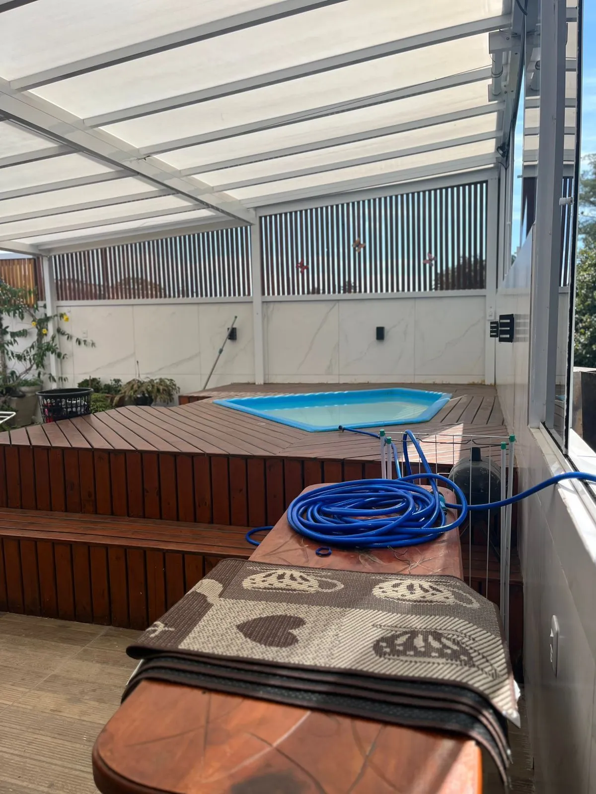 Imagem Vendo casa com piscina na Lomba do Pinheiro