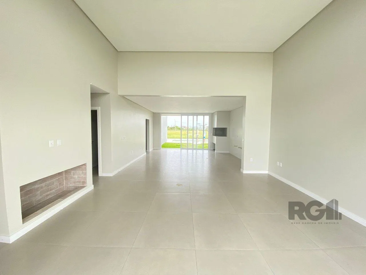 Imagem Casa em condomínio com 3 dormitórios, sendo todos suítes em Torres