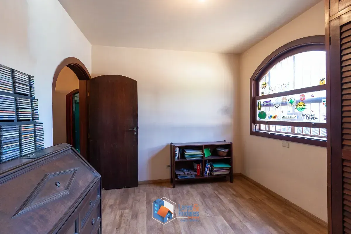 Imagem Casa para venda em Campo Belo com 4 quartos, sendo 1 suíte, 329m²