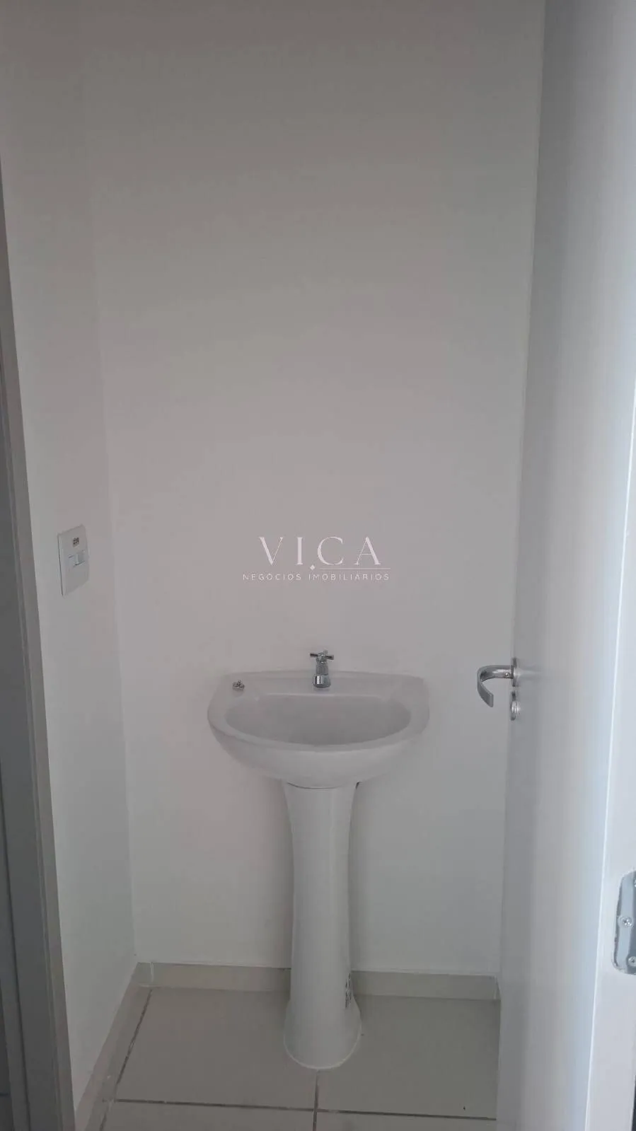 Imagem Sala 111m² 2 vagas 3 banheiros - aluguel por R$ 7.000,00 - Alphaville/SP