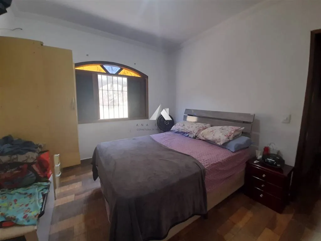 Imagem Casa na praia de Mongaguá bairro de moradores fixos, otima localização.