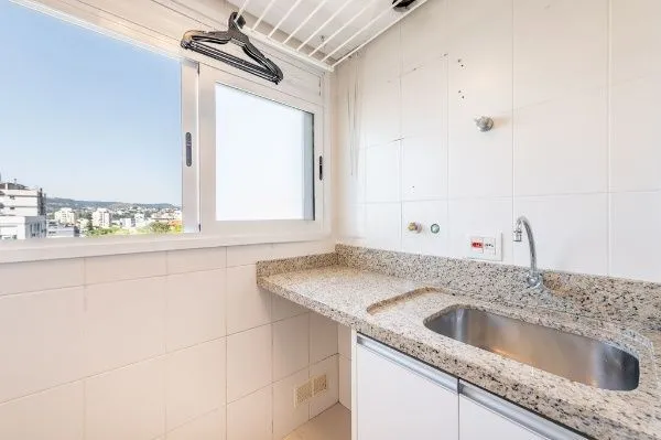 Imagem Vende-se apartamento com 2 quartos (1 suíte), 74m² e 2 vagas - Petrópolis