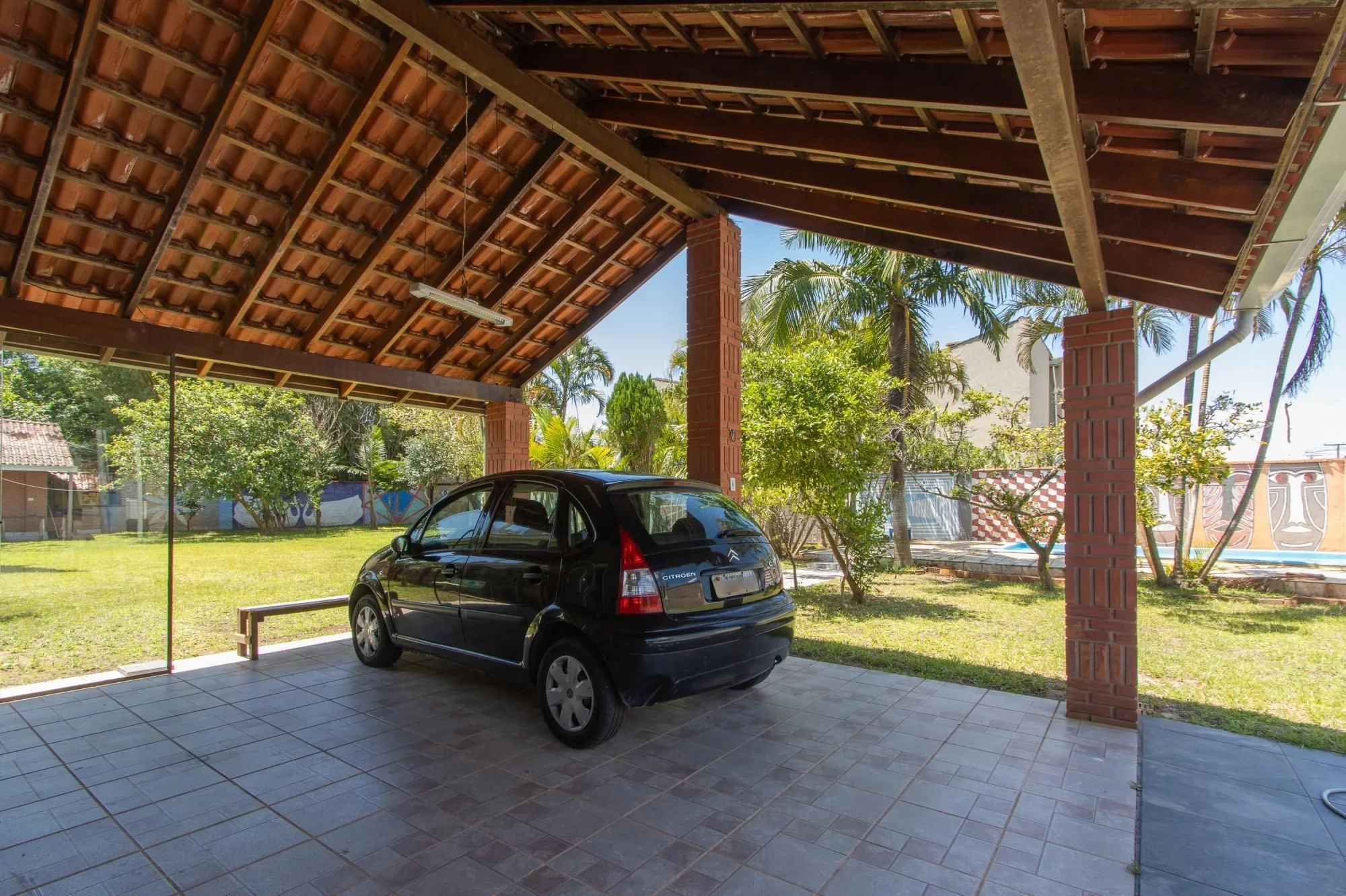 Imagem Casa Residencial à Venda no Bairro Guarujá, Porto Alegre, RS