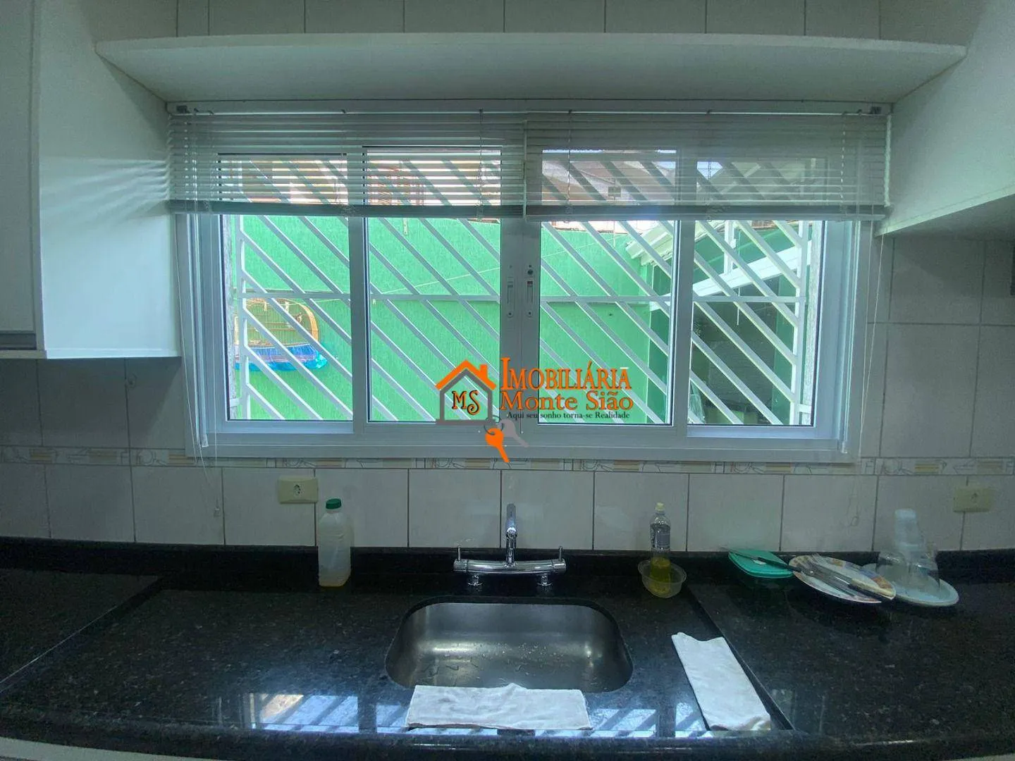 Imagem Sobrado a venda e locação, mobiliado, com 3 suítes e 4 vagas de garagem - Santa Mena - Guarulhos/SP