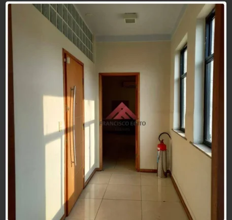 Imagem Excelente Sala comercial no centro,toda montada,dois banheiros,andar inteiro,com 153m2,próximo ao terminal rodoviário das barcas. localização previle