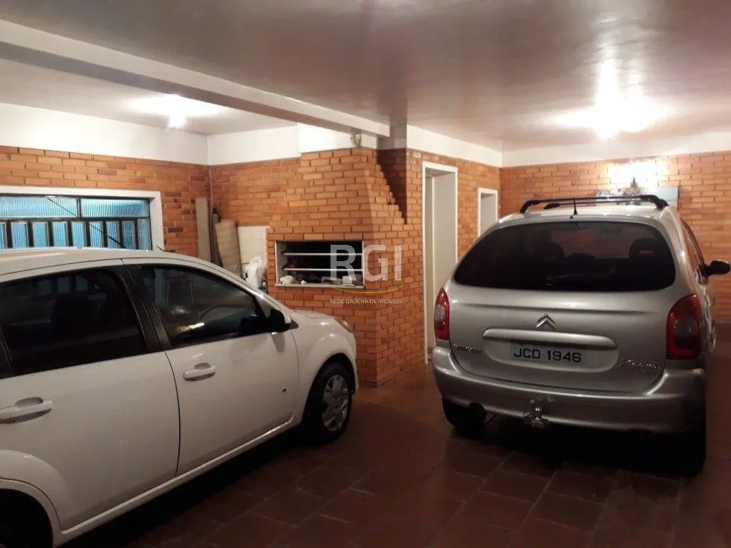 Imagem Casa para Venda - 197m², 3 dormitórios, 4 vagas - Sarandi