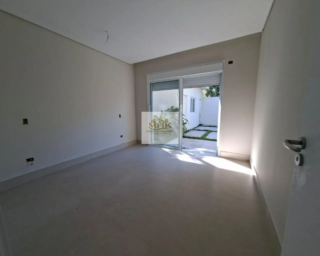 Imagem CASA COM 3 SUITES A VENDA NO ATAMI