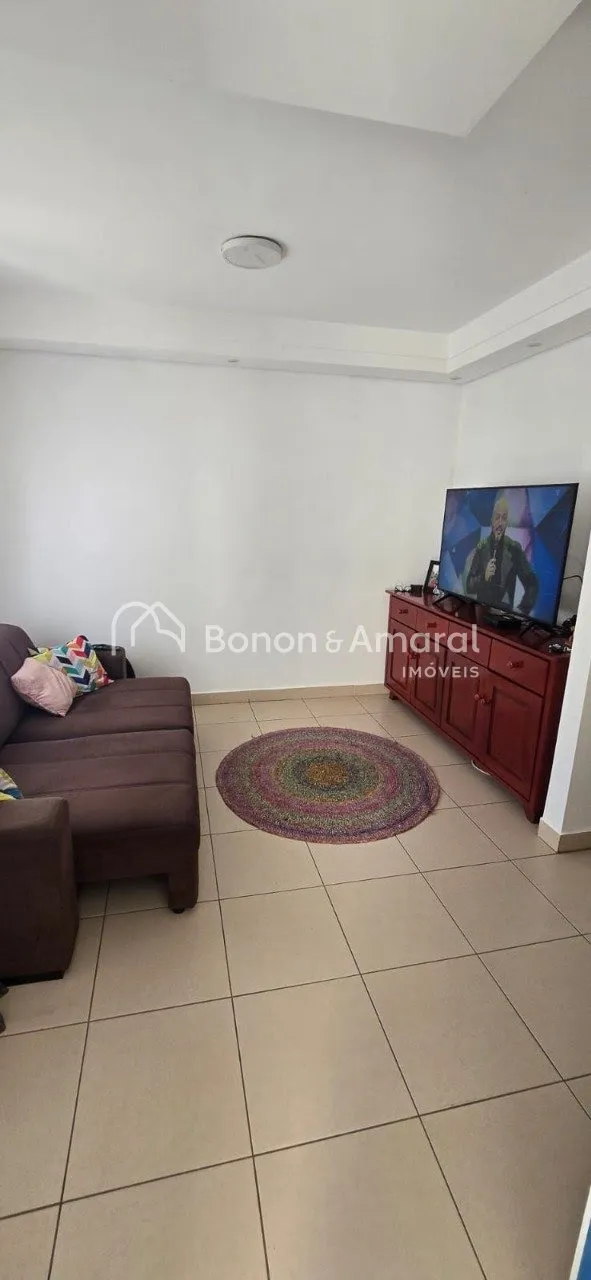 Imagem Charmoso Sobrado em Condomínio com Energia Solar e Ambiente de Vila