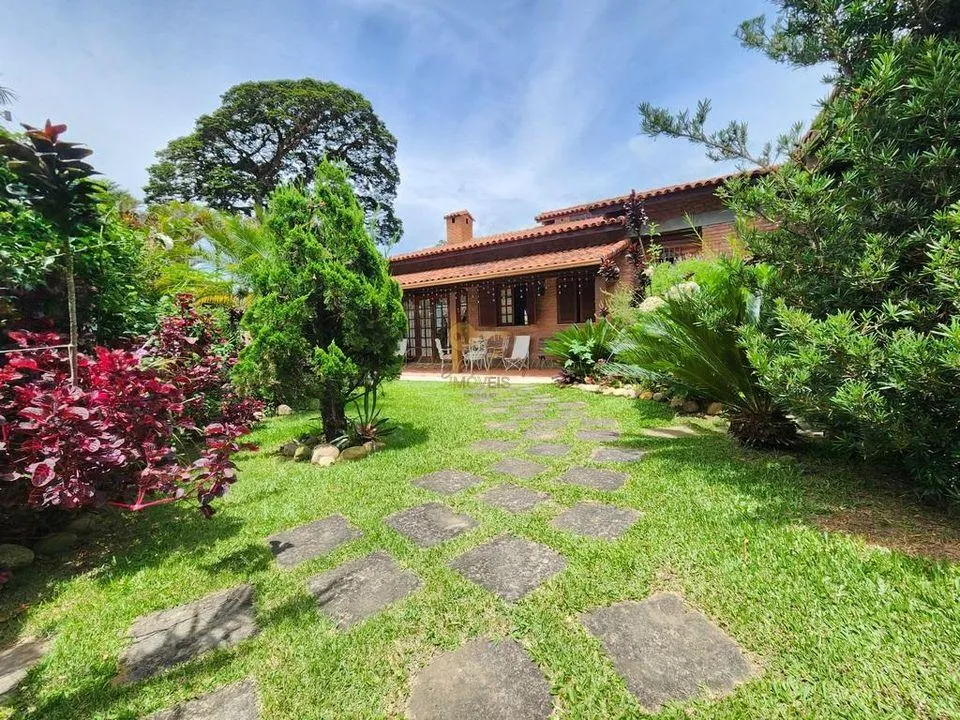 Imagem Casa para Venda em Teresópolis / RJ no bairro Golfe
