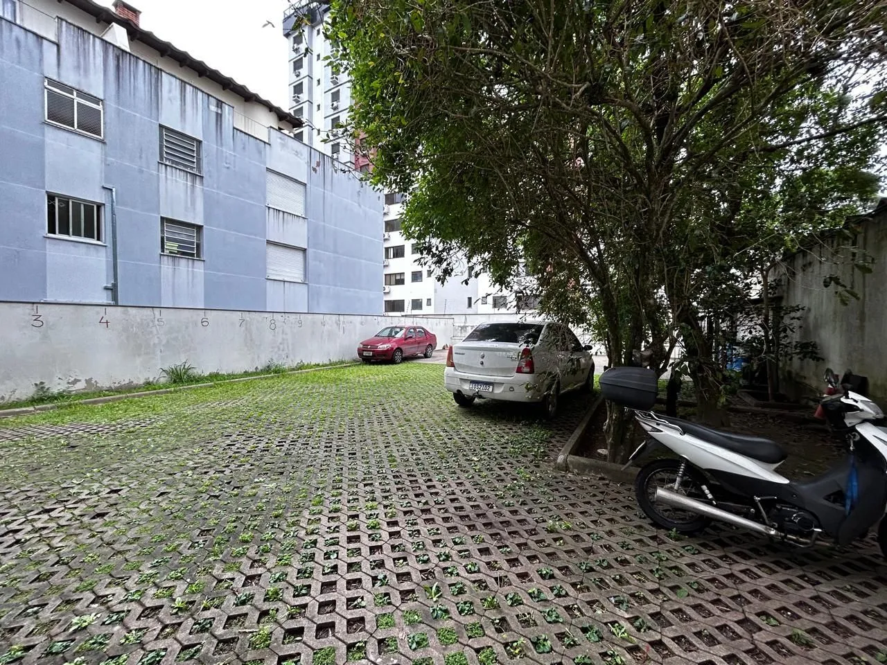 Imagem PRÉDIO COMERCIAL A VENDA COM PÉ DIREITO DUPLO E ESTACIONAMENTO, BAIRRO CRISTO REDENTOR, PORTO ALEGRE, RS