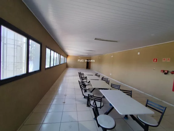 Imagem Galpão com 2500m2 em Itaquaquecetuba/SP
