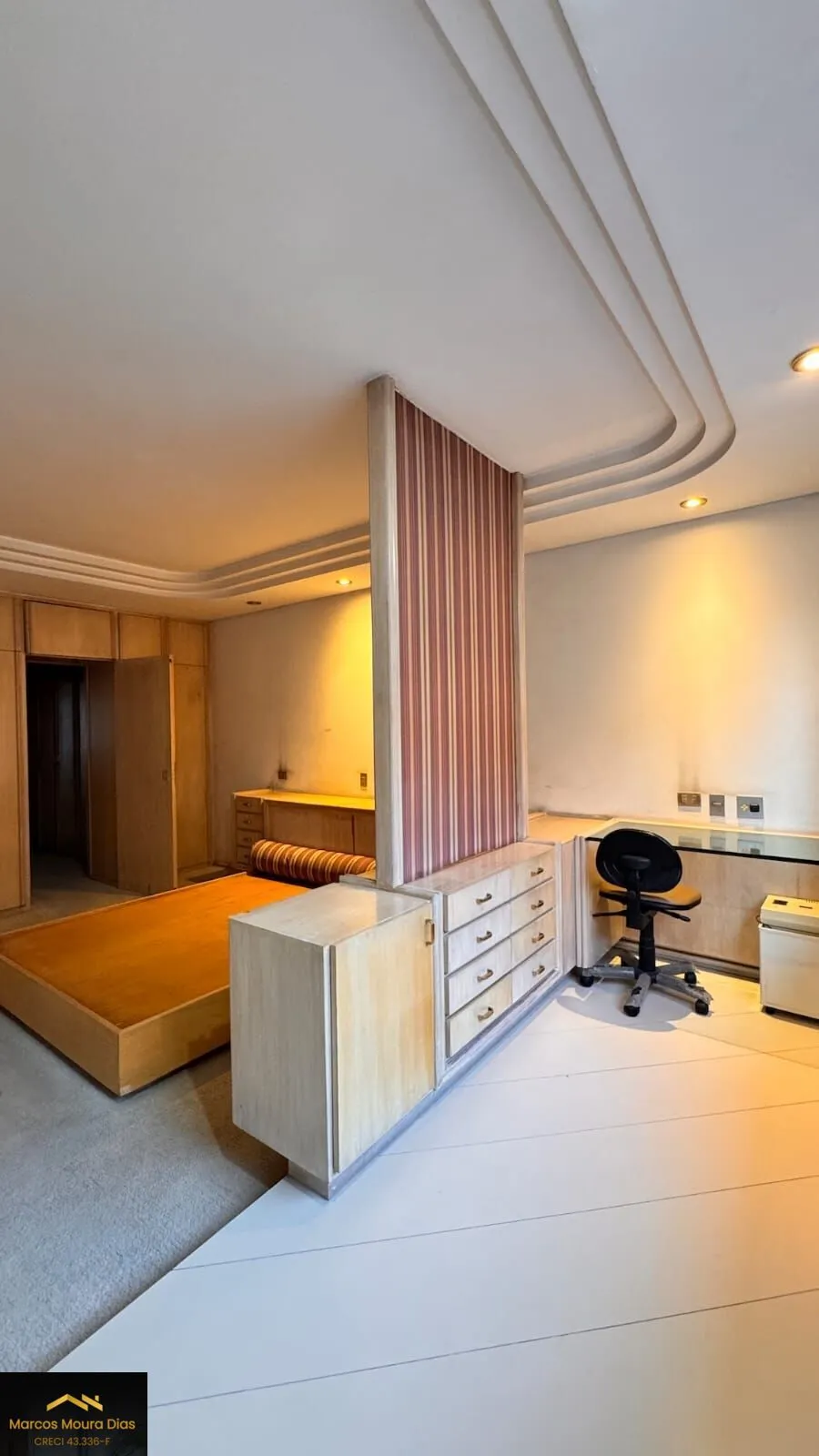 Imagem Apartamento Amplo na Avenida Angélica, 4 dormitórios (2 SUÍTES), possui Hidro e closet. Edifício com 2 Vagas de Garagem