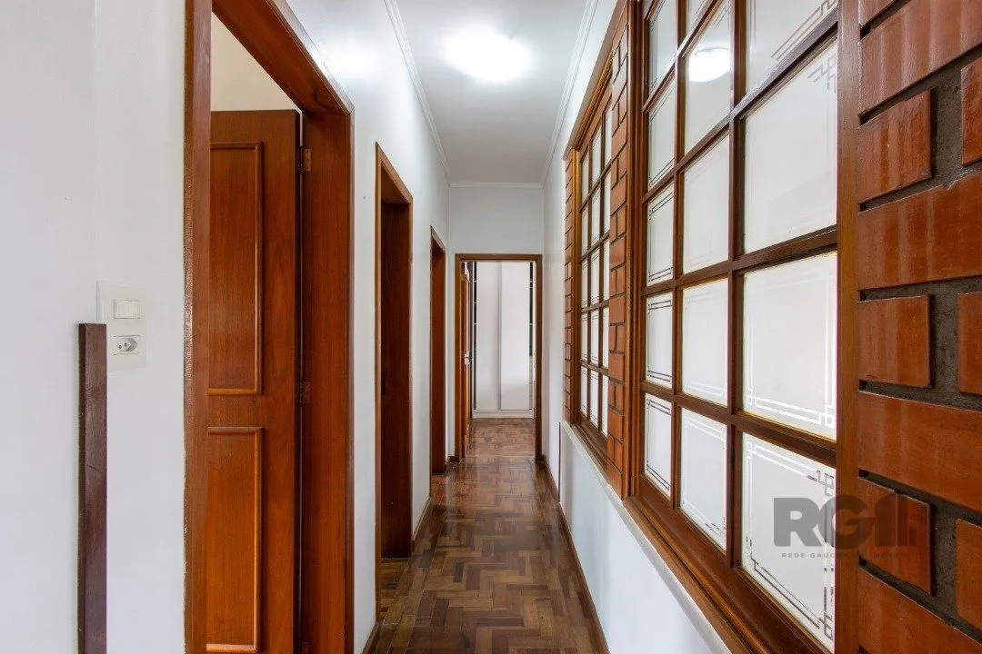 Imagem Casa para Venda - 440m², 3 dormitórios, sendo 1 suites, 2 vagas - Santa Tereza