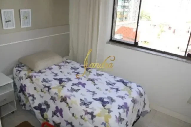 Imagem Apartamento de frente para a praça, com 3 dormitórios e com 2 box