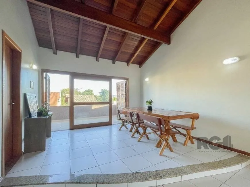 Imagem Excelente casa de 121m² com 3 dormitórios e 2 vagas.