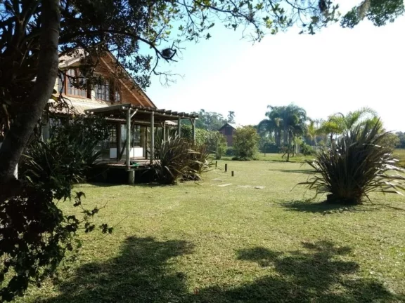 Imagem Casa Espaçosa com Vista para Lagoa em Ibiraquera, Imbituba-SC