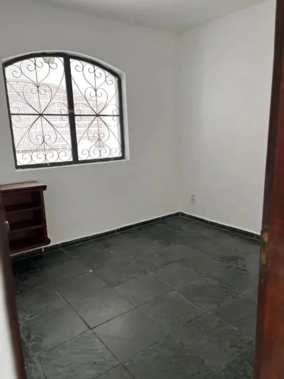 Imagem Casa comercial para locação em Sorocaba-SP, Jardim Paulistano: 5 quartos, 2 suítes, 2 salas, 4 banheiros, 4 vagas, 300m².