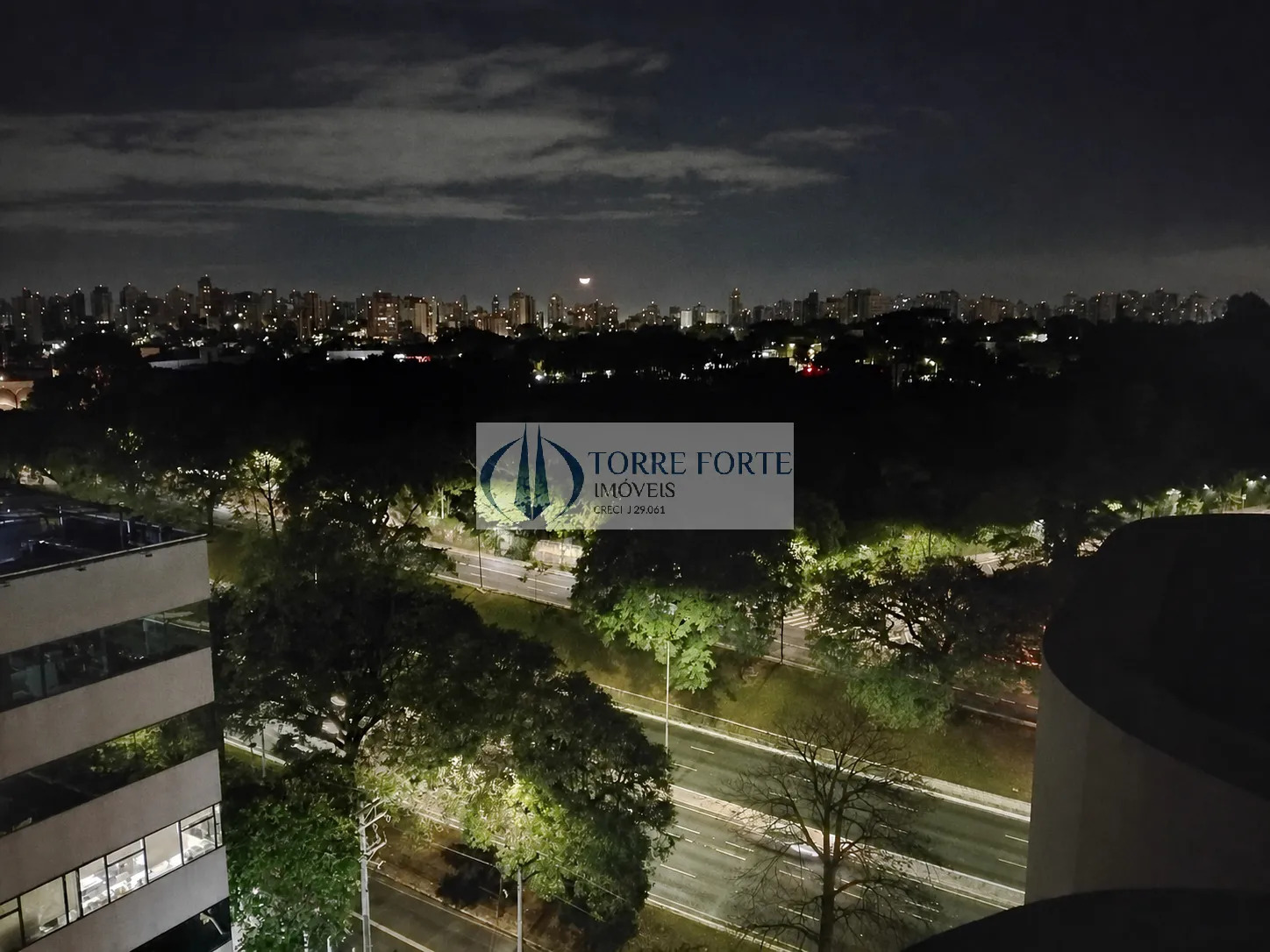 Imagem Ótimo apartamento com 28 m², 1 dormitório, 1 vaga de garagem, em Moema