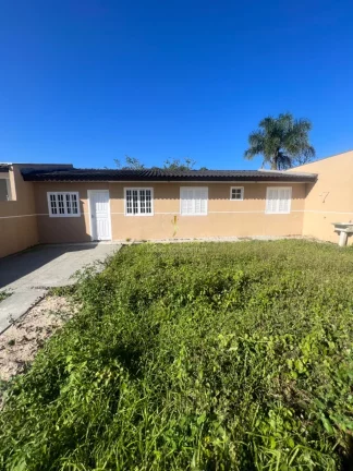 Foto do imóvel Casa em Guaratuba 150 metros do mar em rua asfaltada em Rua Augusto Bertoldi