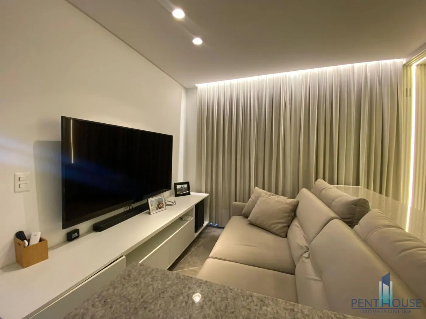 Foto do imóvel Apartamento Zona Central para Venda em Itajaí, Praia Brava de Itajaí, 2 dormitórios, 1 suíte, 2 banheiros, 2 vagas em Rua Braúlio Werner, 143 - Praia Brava de Itajaí, Itajaí - SC