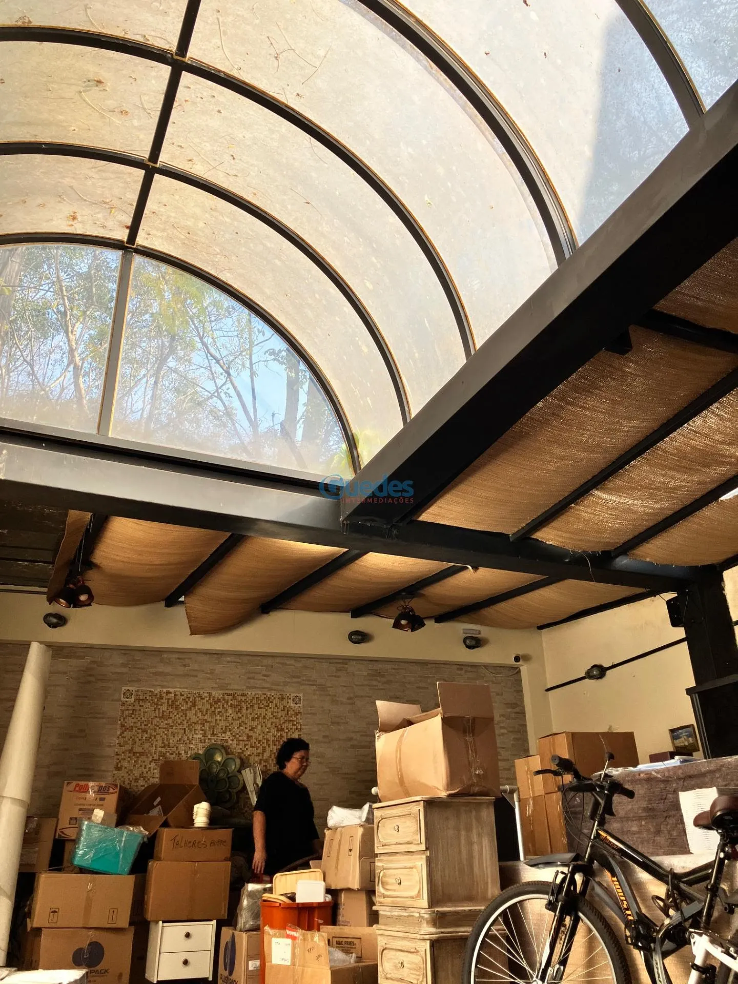 Imagem Imóvel comercial à venda, inclui instalações para restaurante. R$ 1.400.000