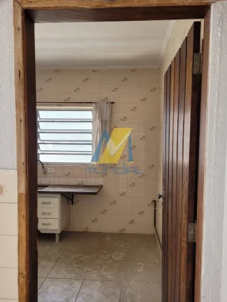 Imagem Casa Sobre Loja com 3 Dormitórios, Suíte e Área de Churrasqueira