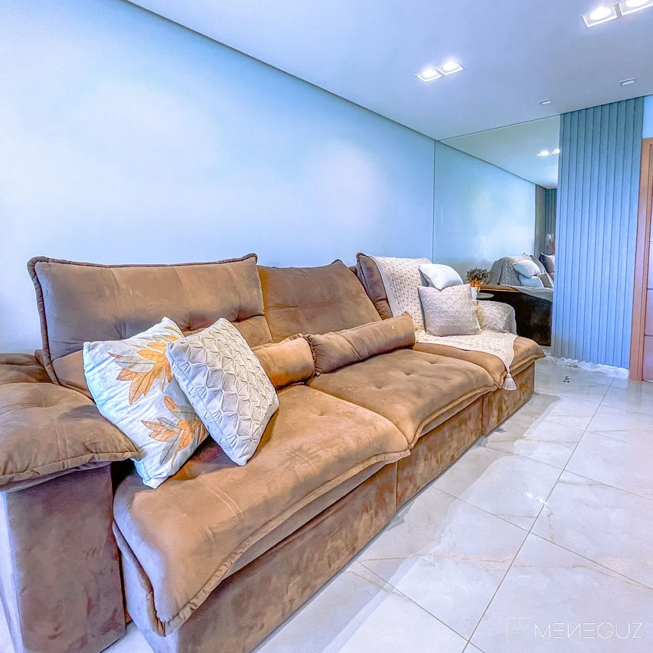Imagem Apartamento 3 Quartos a venda de para Frente Mar da Praia do Morro finamente mobiliado e decorado