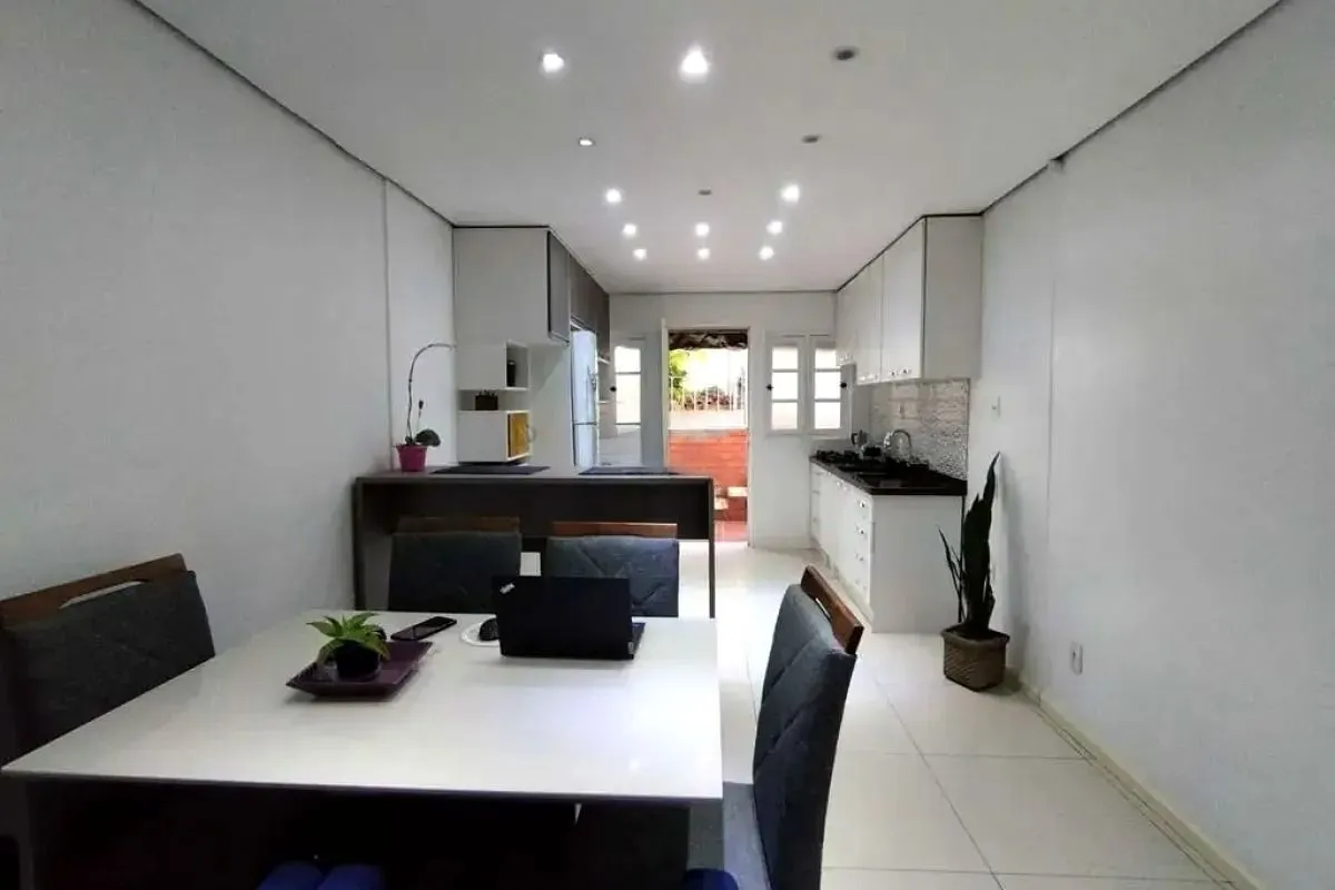 Imagem Sobrado com suíte, piscina e espaço gourmet no Jardim Sabará