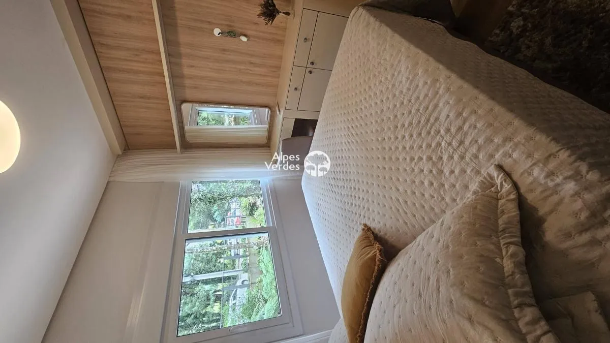 Imagem Vende-se apto próx ao Centro de Gramado-2 Quartos- R$ 1.700.000,00