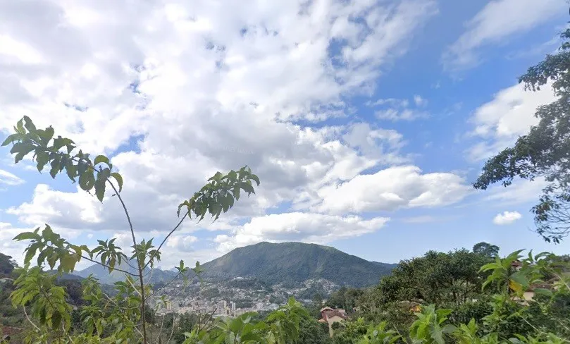 Imagem Terreno para Venda em Teresópolis / RJ no bairro Parque do Ingá
