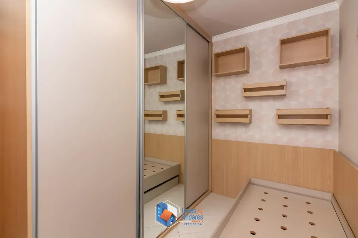Imagem Casa para venda em Parque São Domingos com 3 quartos, sendo 1 suíte, 220m²
