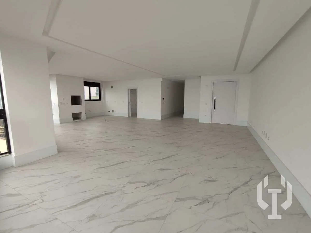 Imagem Apartamento Frente Mar 4 Suítes Lazer Completo no Centro de Itapema