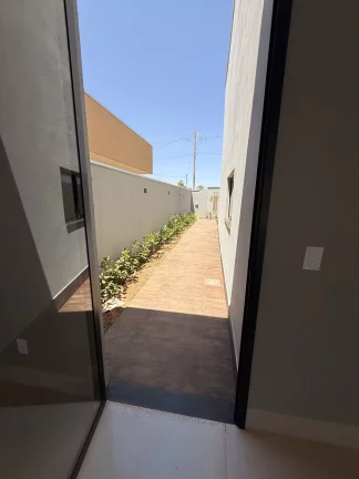 Imagem Casa à venda no bairro Residencial Granville - Goianésia/GO