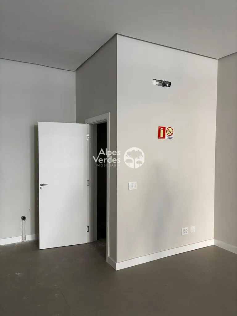 Imagem Vende-se/Aluga-se Sala Comercial em Gramado, 77 m