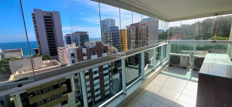 Imagem Vendo apartamento andar alto, 70m², 2 quartos com 1 suíte, varanda com fechamento Reiki e vista mar